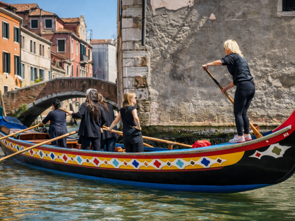 Venetian Rowing – Team Building
