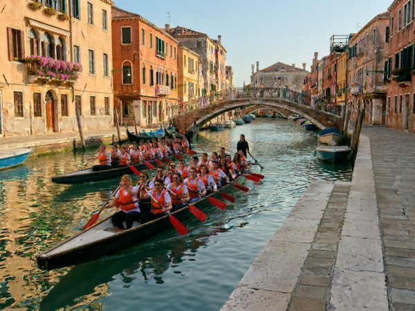 Row & Paddle Experience – Team Building
